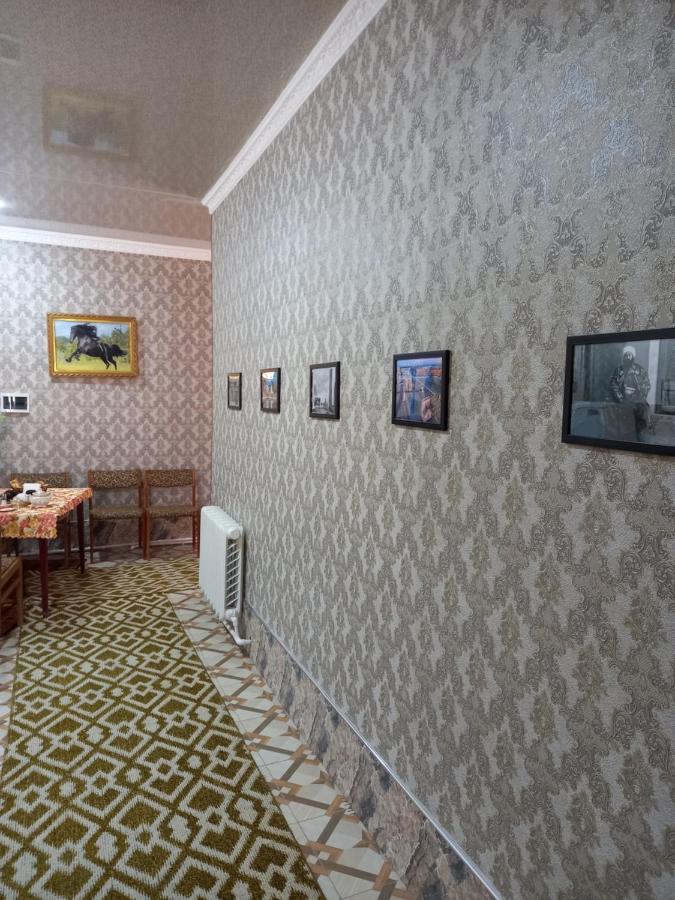 בוקורו Lion Guest House מראה חיצוני תמונה