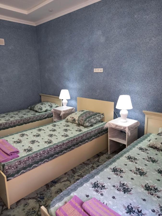 בוקורו Lion Guest House חדר תמונה