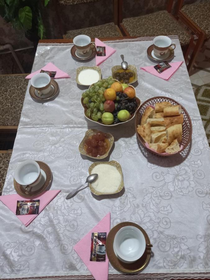בוקורו Lion Guest House חדר תמונה