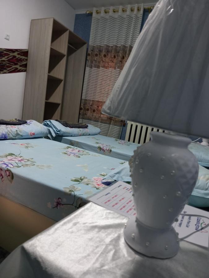 בוקורו Lion Guest House מראה חיצוני תמונה