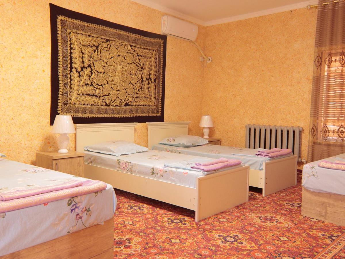 בוקורו Lion Guest House מראה חיצוני תמונה