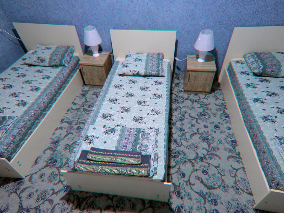 בוקורו Lion Guest House מראה חיצוני תמונה