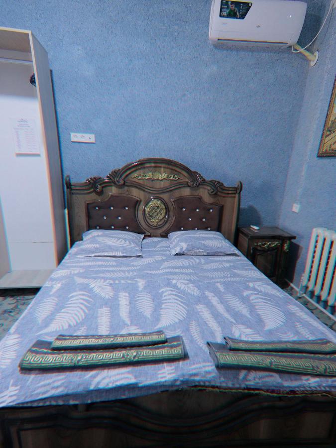 בוקורו Lion Guest House מראה חיצוני תמונה