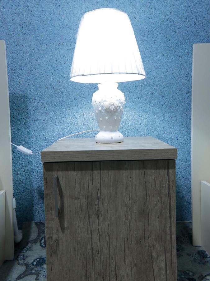 בוקורו Lion Guest House מראה חיצוני תמונה