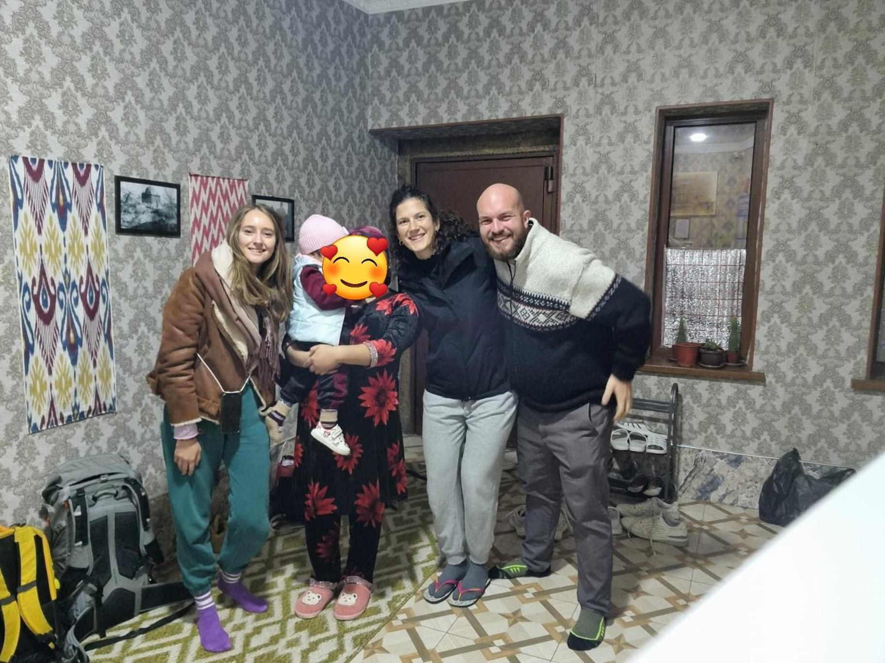 בוקורו Lion Guest House מראה חיצוני תמונה