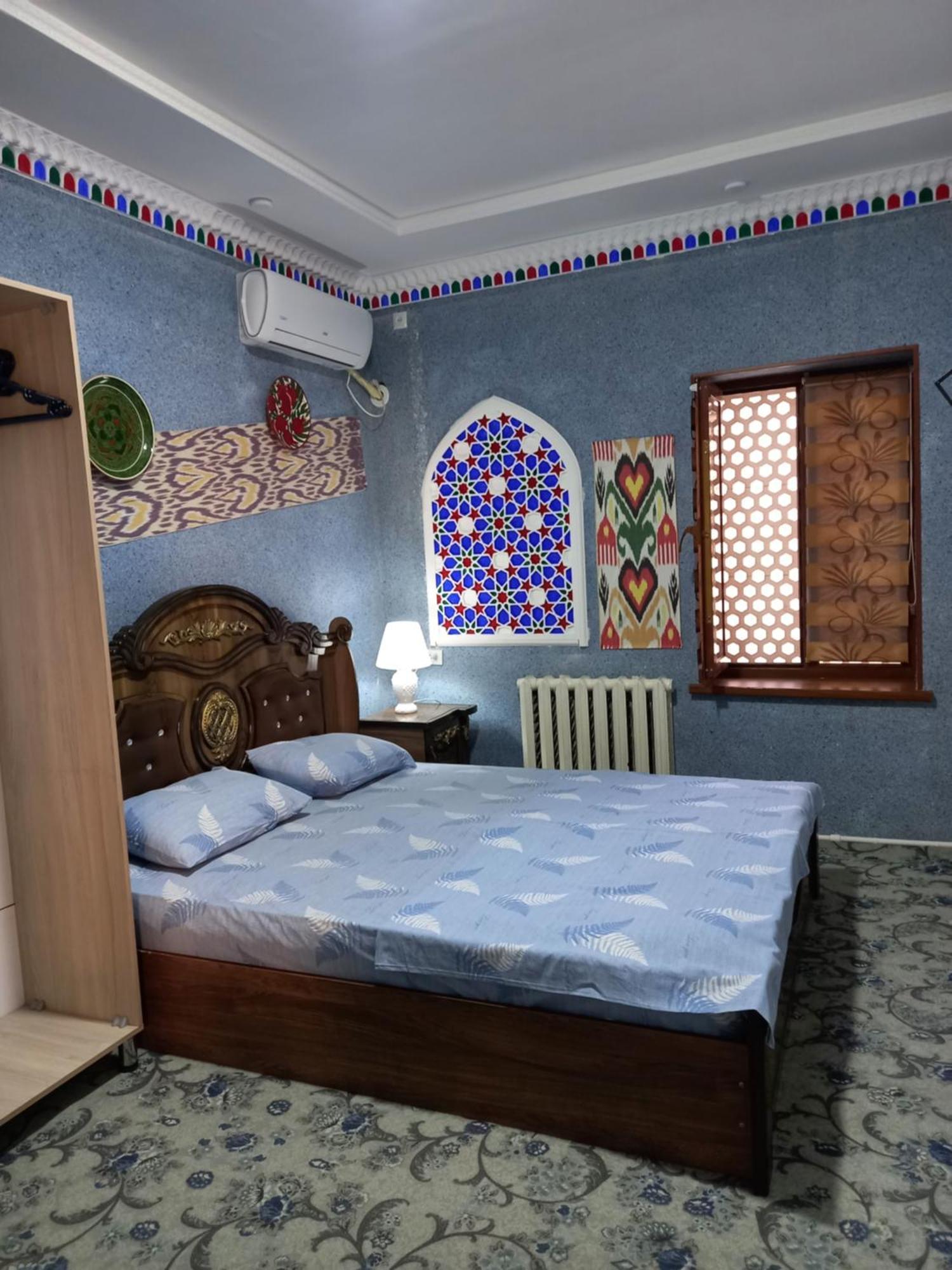 בוקורו Lion Guest House מראה חיצוני תמונה