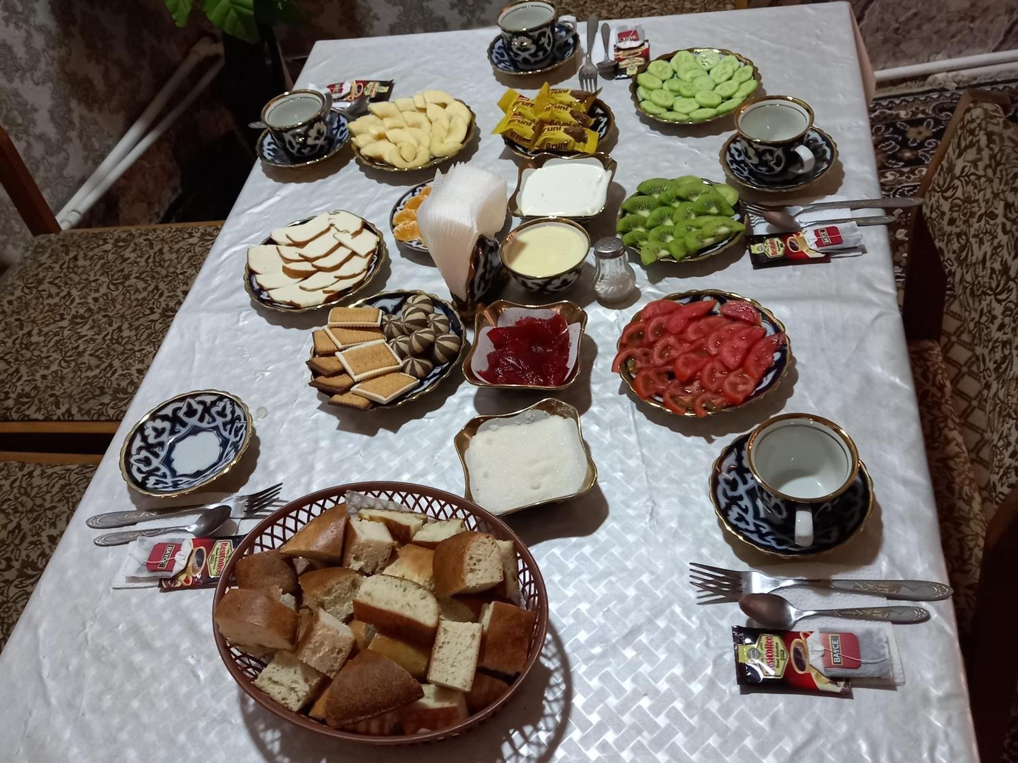 בוקורו Lion Guest House מראה חיצוני תמונה